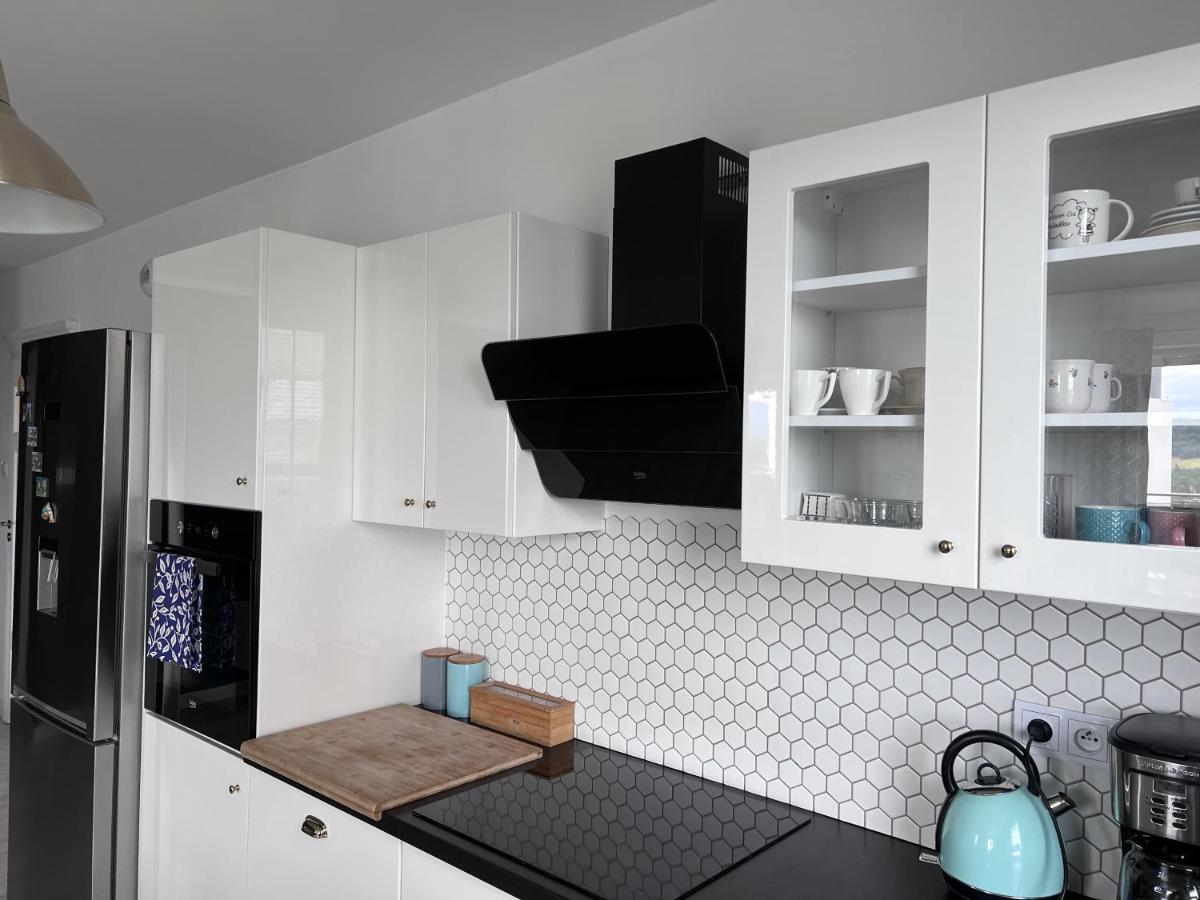 Apartament Z Tarasem Na Osiedlu Rakownica Jelenia Góra Екстериор снимка